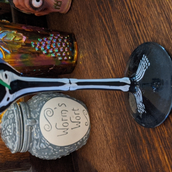 Hand painted Skeleton Last Wine Glass - Picture 3 of 4